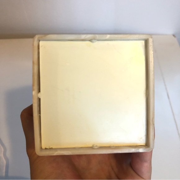 Vintage Marbled Plastic Dixie Cup Dispenser | 13 cups included - Picture 6 of 7